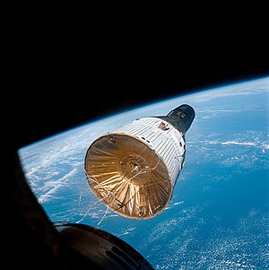 Sứ mạng Gemini 6A được lên kế hoạch để đáp xuất ngay sau sứ mạng Gemini 7. Hai phi hành gia Wally Schirra và Tom Stafford được chọn để điều khiển tàu vũ trụ.