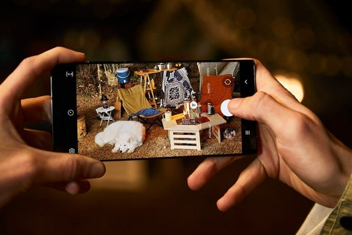 Trang PhoneArena đã tiết lộ, mức giá của Galaxy S23 có thể là 799 USD (khoảng 18.6 triệu đồng) và Galaxy S23 Ultra sẽ có mức giá khoảng 1.199 USD (khoảng 27.9 triệu đồng). Mức giá dự kiến này cũng không chênh lệch nhiều so với bản tiền nhiệm.