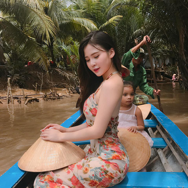 Vậy nên không có gì lạ khi Thái Thảo Nguyên sở hữu body "cực phẩm", không ngại diện các bộ bikini hút mắt trên trang cá nhân.