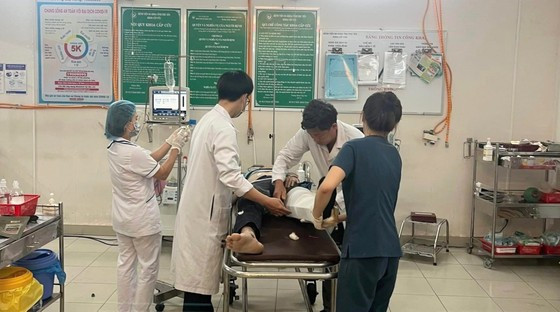 Một số trường hợp bị thương nặng đang được điều trị tích cực hoặc chuyển lên các bệnh viện tuyến trên.