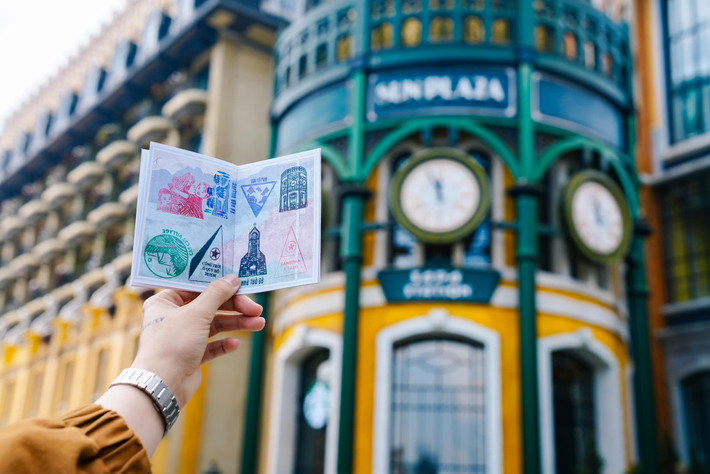 Đến SaPa du khách không chỉ săn mây, chụp ảnh mà còn có thể thu thập những dấu mộc kỷ niệm độc đáo tại các địa danh biểu tượng như: Đỉnh Fansipan, bản Cát Cát, thung lũng Mường Hoa, nhà thờ Đá, đèo Ô Quy Hồ, bản Tả Van... Ảnh Win đi