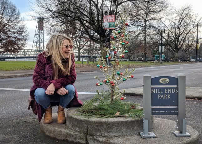 Trước đó, danh hiệu công viên nhỏ nhất thế giới thuộc về Mill Ends Park, ở thành phố Portland (bang Oregon, Mỹ). Ảnh Tripadvisor