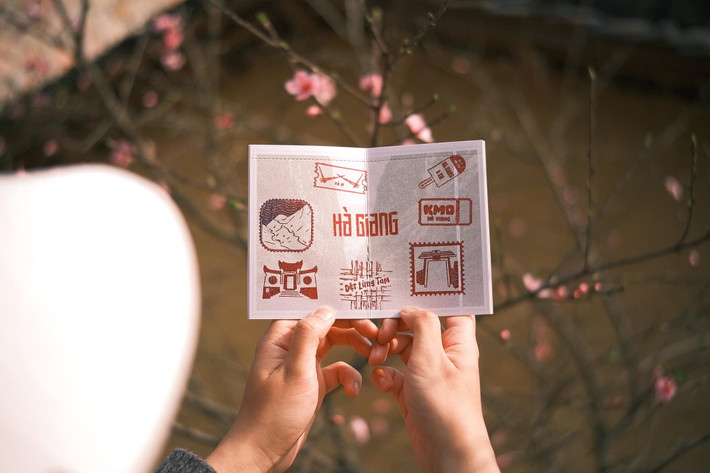 Mỗi thời khắc của mùa xuân được khắc họa rõ nét trên từng lối đi, từng cung đường khám phá Hà Giang. Đây là thời điểm đẹp nhất để du khách khám phá vùng đất này. Ảnh Bùi Quang Thụy