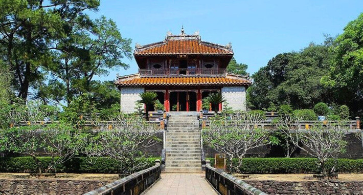 Được xếp vào hạng mục những di tích lịch sử đẹp nhất của Huế, lăng Minh Mạng chính là tâm huyết của vị vua thứ hai dưới triều Nguyễn cùng sự góp sức của hơn 10.000 thợ xây dựng. Ảnh Thanh Tâm