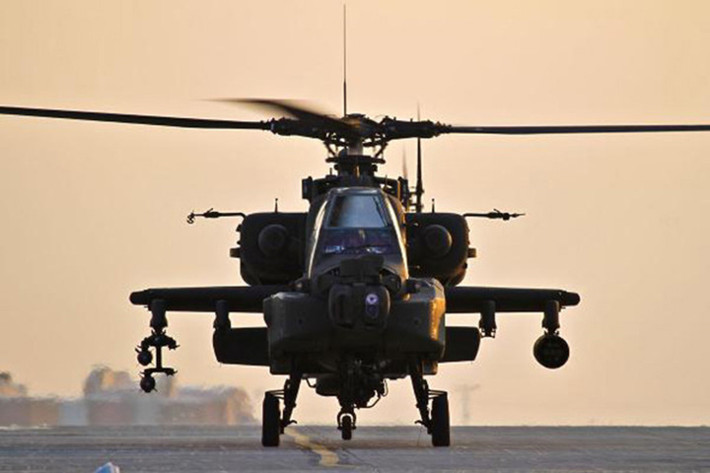 Các trực thăng AH-64 Apache có thể nhận diện bộ binh, không quân và nhà cửa xung quanh bằng hệ thống radar chỉ thị mục tiêu AN/APG-78 được gắn trên nóc trước mũi máy bay. Ảnh: military.