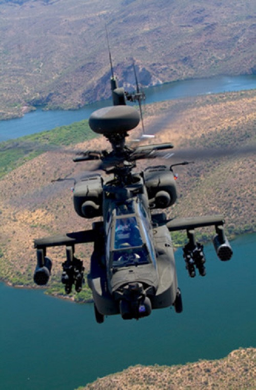 Tên lửa Hellfire trang bị trên Apache đủ sức đốt cháy bất cứ xe thiết giáp nào di chuyển trên mặt đất hoặc phá hủy những ụ chiến đấu kiên cố bằng bê tông trong chiến trường đô thị. Ảnh: Boeing.