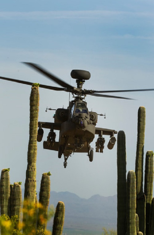 Biến thể mới nhất của AH-64 Apache được trang bị hai động cơ turboshaft T700-GE-701D công suất 2.000 mã lực/chiếc, tốc độ tối đa đạt 293 km/h, tốc độ hành trình 265 km/h. Ảnh: Boeing.