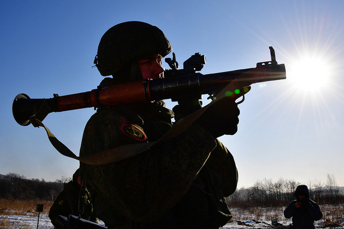 Theo TASS đưa tin cho hay, Moscow và Manila đã ký kết một hợp đồng cung cấp súng chống tăng RPG-7B cùng đạn dược do Nga sản xuất cho Quân đội Philippines. Và đây là lần đầu tiên Philippines đặt mua vũ khí từ Nga thậm chí là với số lượng lớn. Nguồn ảnh: TASS.