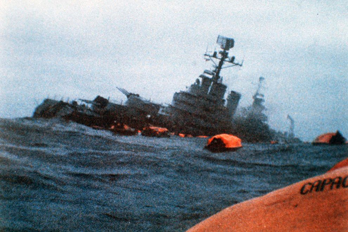 Theo Russia Beyond, vào mùa xuân năm 1982 thời điểm Chiến tranh Falklands đã diễn ra được 10 tuần, các vệ tinh do thám của Mỹ đã bí mật cung cấp những thông tin vô cùng quan trọng giúp Hải quân Hoàng gia Anh đánh chìm tuần dương hạng nhẹ của Argentina là ARA General Belgrano. Trong khi đó ở phía ngược lại, Liên Xô cùng với những hệ thống vệ tinh do thám dày đặc của mình cũng giúp Hải quân Argentina đưa không ít tàu chiến Anh xuống đáy biển Nam Đại Tây Dương. Nguồn ảnh: pixtale.net.