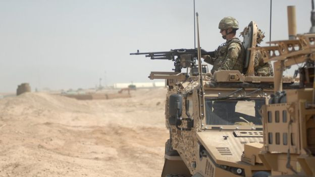 Kể từ khi tham chiến tại Afghanistan, phía Anh tính toán rằng thiết giáp Foxhound đã cứu sống sinh mạng của hàng chục nghìn binh lính và dân thường. Đây được coi là một trong những loại xe bọc thép nổi bật nhất Anh từng mang tới tham chiến tại Trung Đông. Nguồn ảnh: Tube.