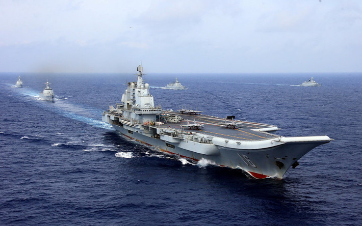 Một trong những tàu sân bay được coi là "vô dụng" nhất thế giới chính là tàu sân bay Liêu Ninh của Trung Quốc. Đây là tàu sân bay được đóng theo lớp Kiev, được Ukraine bán cho một công ty ma của Trung Quốc đặt trụ sở ở Hong Kong với mục đích biến nó thành sòng bài. Nguồn ảnh: BI.