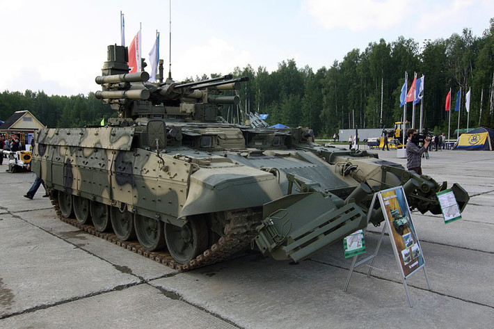 Xe hỗ trợ chiến đấu BMPT Terminator - Kẻ huỷ diệt. Mặc dù về mặt lý thuyết đây chưa hẳn là một loại xe tăng, tuy nhiên lực lượng thiết giáp Nga vẫn đang tích cực nghiên cứu và hoàn thiện BMPT Terminator để trong tương lai đây có thể trở thành loại xe chiến đấu hỗ trợ xe tăng hiệu quả nhất trong quân đội Nga cũng như trên toàn thế giới. Nguồn ảnh: Wikipedia.
