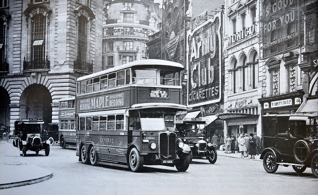 Rạp xiếc nổi tiếng Piccadilly đầu thập niên 1930. Ảnh VT