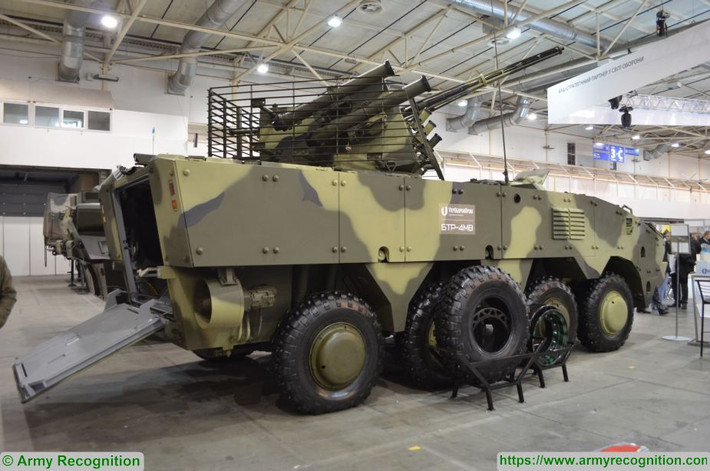 Theo quảng cáo được phía Ukraine công bố, BTR-4MV1 có khả năng bọc giáp tốt hơn hẳn so với mẫu BTR-4 phiên bản trước. BTR-4MV1 có khả năng giúp kíp lái sống sót sau một loạt đạn RPG bắn trực diện. Nguồn ảnh: Army.