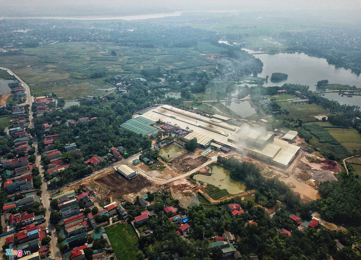 Công ty CP gốm sứ Thanh Hà - CTH (Khu 6, phường Thanh Vinh, thị xã Phú Thọ) bắt đầu đi vào sản xuất năm 2017 với ngành nghề kinh doanh gạch ốp lát cao cấp. Hiện tại, xưởng sản xuất của doanh nghiệp này có 3 dây chuyền, trong đó dây chuyền 1 và 2 sử dụng công nghệ lò nung bằng dầu. Tổng công suất nhà máy đạt khoảng 9 triệu m2/năm.