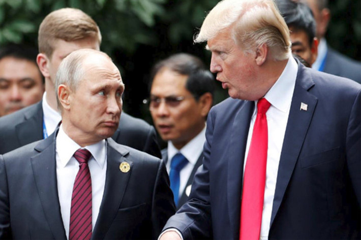 Trong quãng đường ngắn ngủi nhưng dường như ông Trump và ông Putin đã trao đổi được với nhau rất nhiều vấn đề. Ảnh: Reuters.