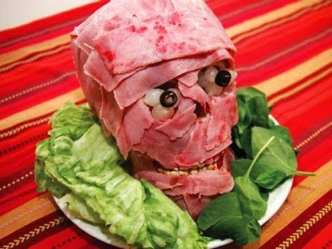 Bữa ăn trong lễ hội Halloween nếu không có hình ảnh xác ướp, xương sống con người quả là một thiếu sót lớn.