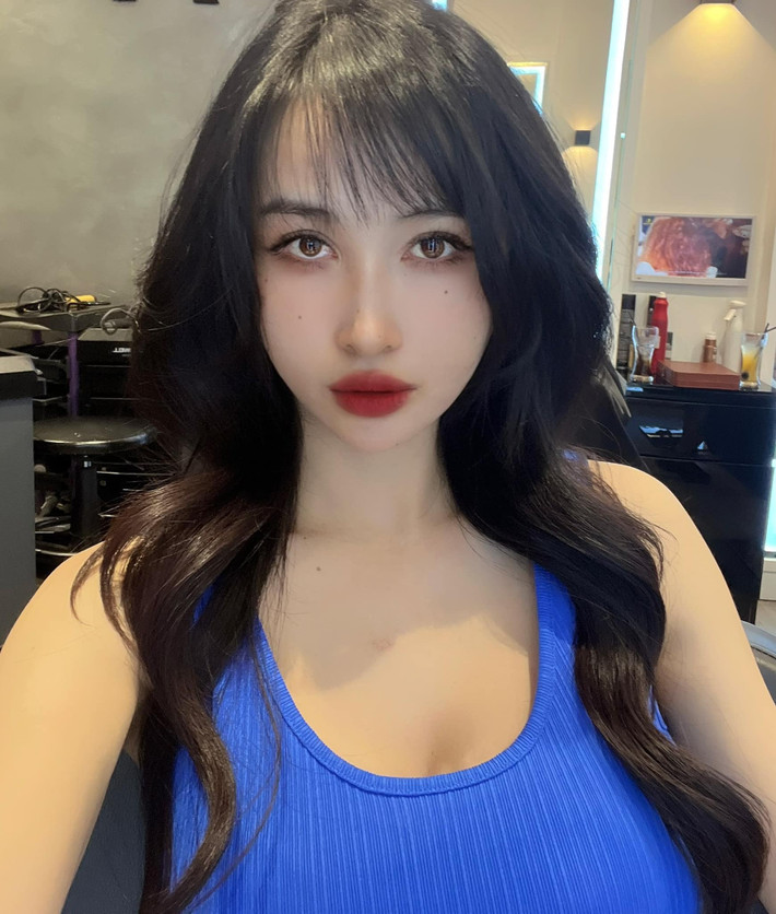 Mina Phạm được biết tới là một hot girl, sau đó cô nên duyên với Minh Nhựa và trở thành nữ đại gia nổi đình đám.