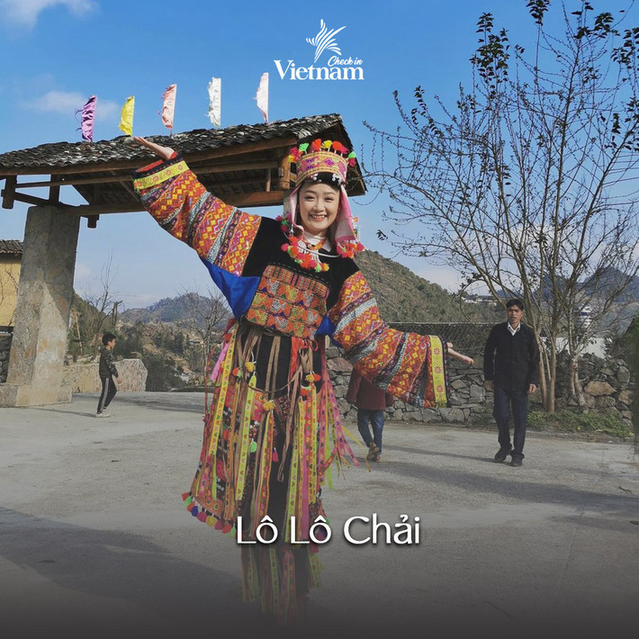 Thêm một điểm check in ở Hà Giang siêu đẹp nữa nhưng lại có ít người biết đến là làng Lô Lô Chải của người Mông và người Lô Lô. Ngôi làng nhỏ yên bình với cuộc sống hiền hòa của những con người dân tộc dễ mến sẽ làm bạn thêm yêu hơn mảnh đất này.