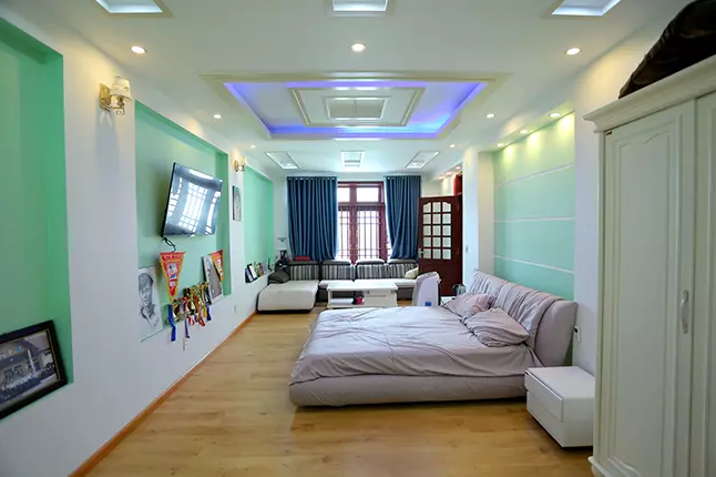 Anh cùng gia đình sống tại một ngôi nhà 3 tầng ở khu dân cư Phú Tảo, phường Thạch Khôi (TP. Hải Dương).