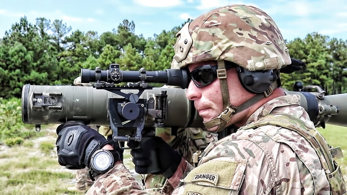 Cùng với hợp đồng mua Carl-Gustaf M4, Mỹ và Thụy điển còn ký thỏa thuận hợp tác cùng sản xuất vũ khí này. Tại Mỹ, khẩu Carl-Gustaf M4 được đánh giá rất cao và được biết đến với tên gọi là M3E1, hay vũ khí cá nhân đa nhiệm mới. Carl-Gustaf M4 hay M3E1 đều đang được thử nghiệm trong Quân đội Mỹ dưới nhiều cấp độ khác nhau và xuất hiện trên mọi điểm nóng trên thế giới.