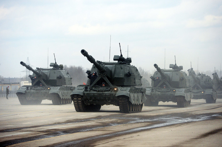 Ở vị trí thứ 2 trong bảng xếp hạng của Global Fire Power chính là Nga, cường quốc quân sự thứ 2 thế giới với 4.466 đơn vị pháo kéo các loại, con số này có phần giảm sút khá nhiều so với thời Liên Xô, một phần do Quân đội Nga chuộng sử dụng pháo tự hành hơn là pháo kéo vốn có tính cơ động thấp.