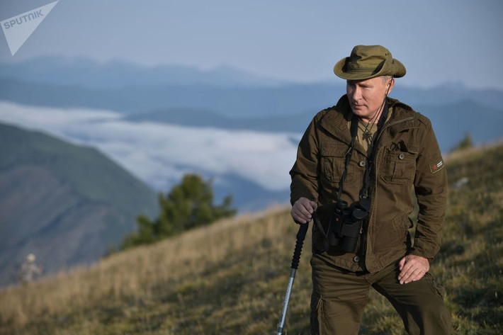 Tổng thống Vladimir Putin trong kỳ nghỉ trên sông Yenisei tại Khu bảo tồn thiên nhiên Sayano-Shushensky ở Cộng hòa Tyva
