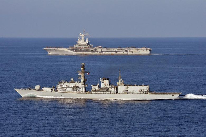 Khách mời tiếp theo là Pháp với tàu sân bay hạt nhân Charles De Gaulle - tàu sân bay hạt nhân duy nhất trên thế giới hiện nay không mang quốc tịch Mỹ. Nguồn ảnh: BI.