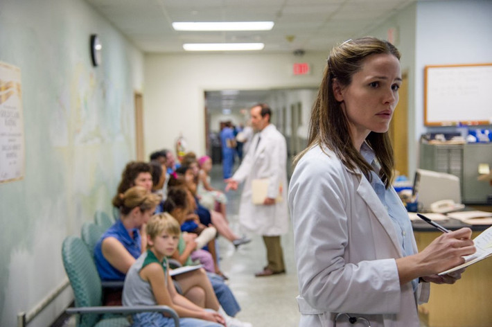 Diễn xuất của Jennifer Garner là điều đã được giới phê bình và công chúng ghi nhận từ lâu. Đến nay, cô đã đạt được hơn 100 đề cử và 19 giải thưởng điện ảnh, truyền hình lớn nhỏ. Một trong những bộ phim được giới phê bình khen ngợi nhiều nhất của Jennifer Garner là Dallas Buyers Club (2014) với nhiều giải thưởng Oscar danh giá.