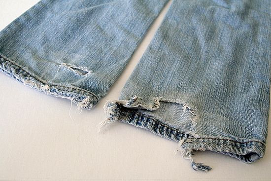 Đứng từ góc độ phong thủy chiêu tài, quần áo chính là “y lộc”, theo quan niệm cổ xưa, chỉ người nghèo mới phải mặc trang phục, xiêm y rách rưới như ăn mày, nông dân, người ở tầng lớp thấp kém…