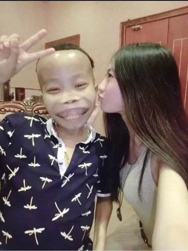 Cuối cùng, câu chuyện về Trần Sơn dần lắng lại và không ai biết chính xác chàng trai này có phải thiếu gia với thân thế “khủng” hay chỉ là nạn nhân của chiêu trò trên mạng xã hội.