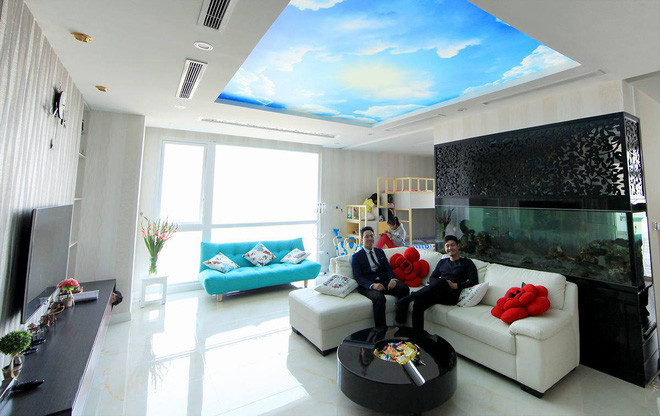 Phan Anh là cái tên quen thuộc với khán giả truyền hình. Ngoài vai trò là MC, anh cũng là gương mặt yêu thích của các nhãn hàng quảng cáo. Đặc biệt, Phan Anh cũng lấn sân sang vai trò diễn viên và được mọi người đón nhận khá tốt. Nhận được nhiều yêu mến của khán giả nên cuộc sống của nam MC điển trai luôn là điều được quan tâm.