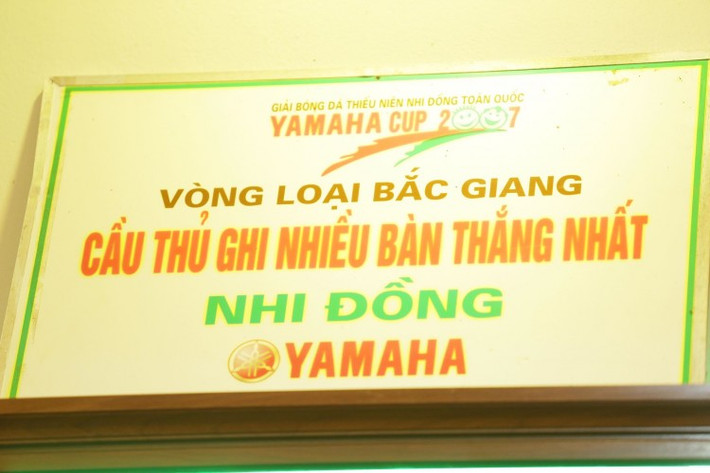 Đây là bằng khen được trao cho Nguyễn Quang Hải từ khi cậu ấy còn là một cầu thủ nhí.