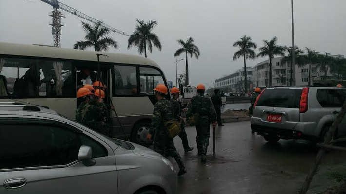 Lực lượng chức năng khẩn trương cứu hộ cứu nạn và tìm kiếm thông tin.