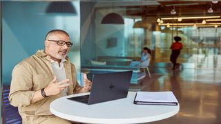 EliteBook Ultra G1i hỗ trợ nhiều cổng kết nối như Thunderbolt 4, USB-A, giắc tai nghe/micro và Wi-Fi 7.(Ảnh: TechRadar)