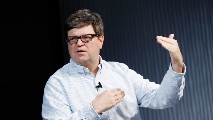 Trong khi đó, Yann LeCun, một nhà khoa học AI khác, cho rằng AI có tiềm năng cứu nhân loại thay vì đe dọa sự tồn vong.(Ảnh: MIT Technology Review)
