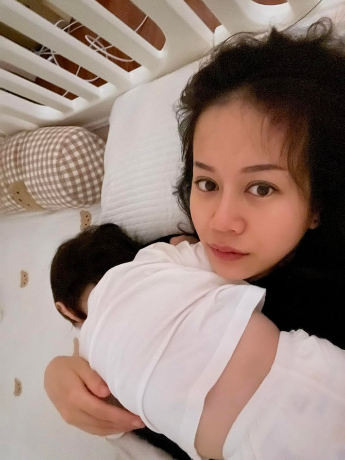 Ở ẩn một thời gian sau chuyện tình tay ba rúng động MXH, thời gian gần đây, khi có gia đình nhỏ An Nguy mới bắt đầu chia sẻ nhiều hơn trên trang cá nhân.