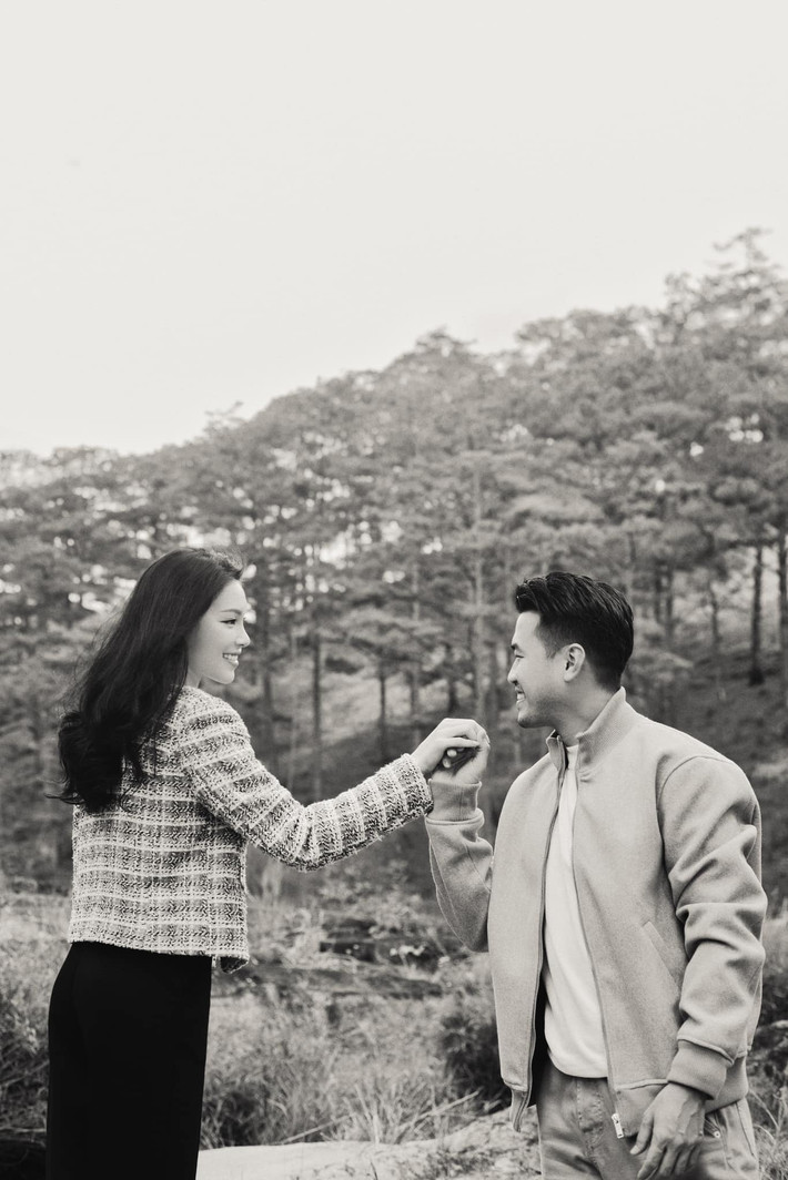 Bên cạnh những khoảnh khắc ngọt ngào, cũng có đôi lần cặp đôi vướng tin đồn chia tay, song sau tất cả họ lại trở về bên nhau.