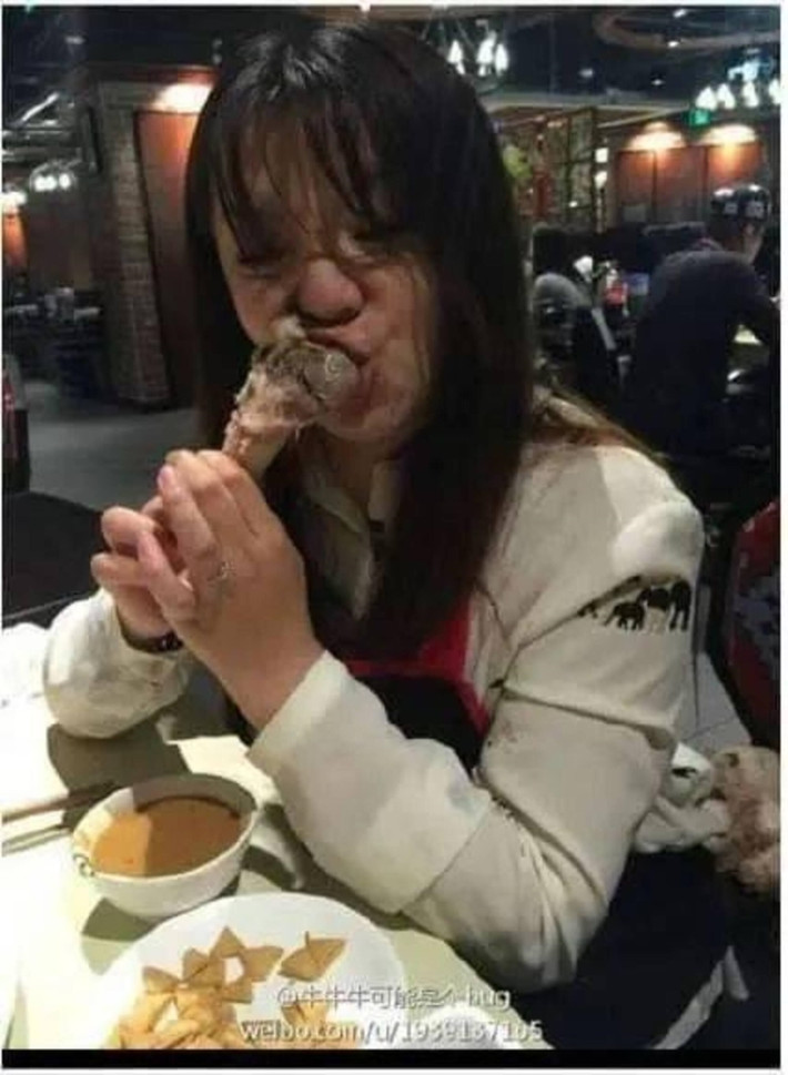 Chàng trai vàng trong làng "dìm hàng" bạn gái.