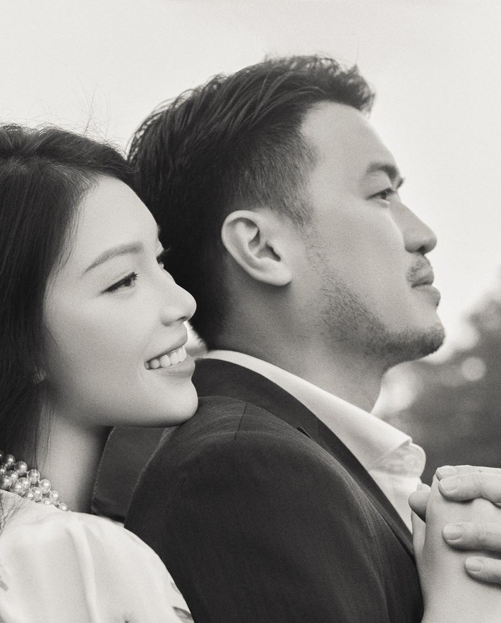 Đáng chú ý, trong chia sẻ mới đây, lần đầu tiên thiếu gia Phillip Nguyễn gọi Linh Rin là hôn phu và xác nhận sẽ kết hôn với cô.