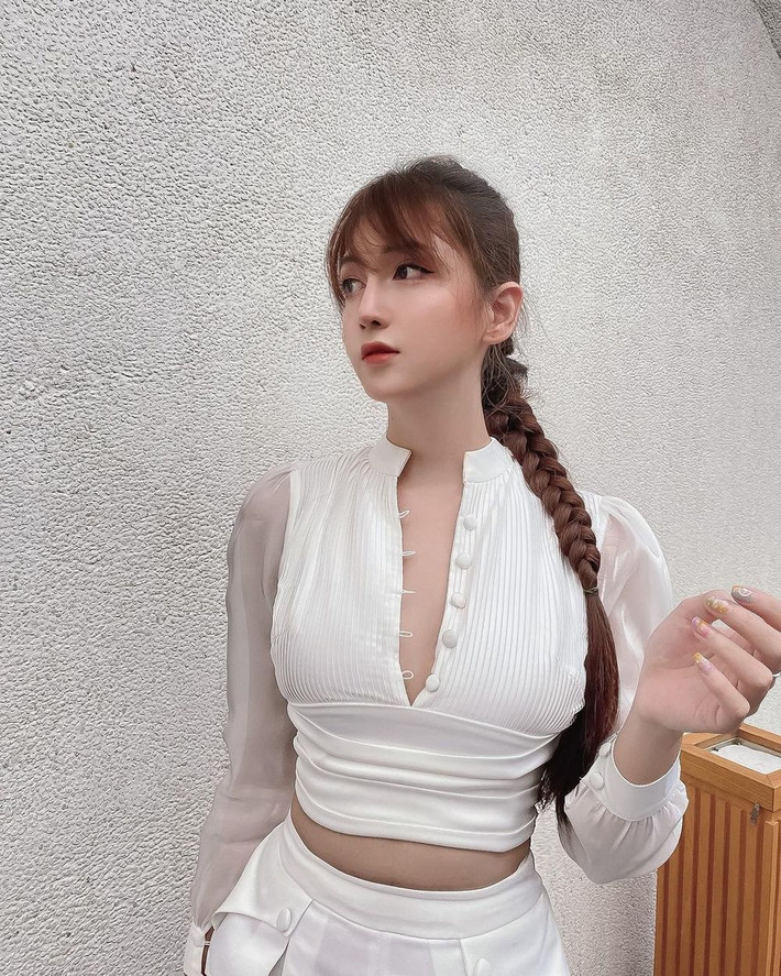 Cô gái được cộng đồng mạng biết đến thông qua những đoạn clip lọt top thịnh hành trên TikTok.