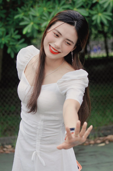 Nhiều cổ động viên còn nhận xét, khi nhìn Phương Thảo tập trung ngắm bắn trông còn cuốn hút hơn gấp nhiều lần.