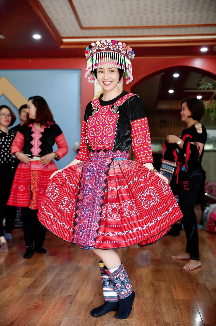 Năm 23 tuổi, chị kết hôn cùng ca sĩ Anh Tú sau 3 năm yêu nhau, tưởng chừng đã có cuộc sống hôn nhân viên mãn nhưng chỉ sau 4 năm chung sống, hai người ly hôn khi không thể tìm được tiếng nói chung.