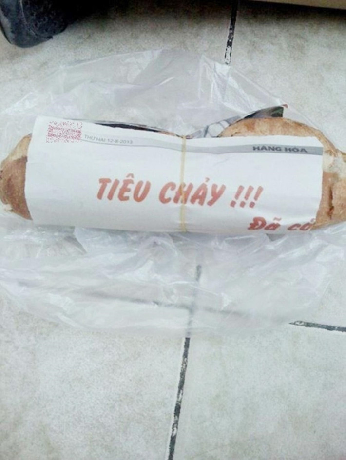 Thông thường, giấy gói đồ ăn đều là loại giấy được tận dụng từ sách vở, báo, tạp chí,…cũ.