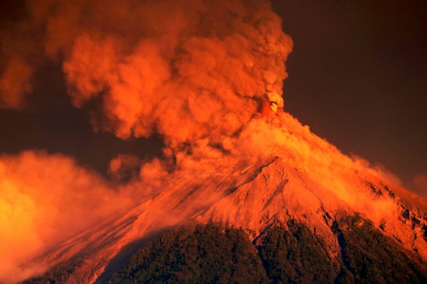 Cho đến hiện tại, ở thủ đô Guatemala có thể quan sát các cột tro núi lửa từ nhiều địa điểm khác nhau. Nhà chức trách cũng ghi nhận sóng xung kích và hiện tượng lở đất từ vừa phải đến mạnh tại các hẻm núi Ceniza, Trinidad, Tanuluyá, Santa Teresa và Las Lajas.