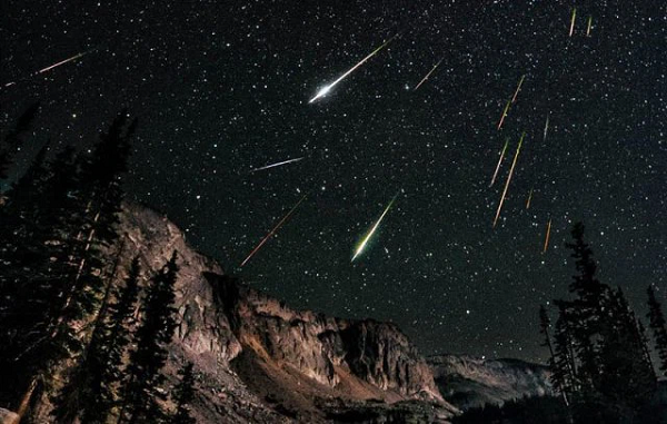 Draconids, còn có tên khác là Giacobinids, là trận mưa sao băng thất thường nhất. Năm nay, các nhà thiên văn dự đoán nó sẽ rơi nhẹ nhàng như hầu hết các năm với chỉ 10 sao băng mỗi giờ.