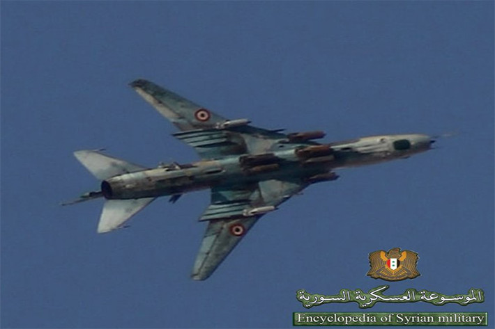 Theo những hình ảnh có được Su-22M4 Syria chỉ được trang bị các loại bom thông dụng cơ nhỏ như P-50T, OFAB-100-120 và OFAB-250-270, thích hợp cho nhiệm vụ hỗ trợ đường không từ các máy bay chiến đấu thông thường. Nguồn ảnh: Syr Mil Wik.