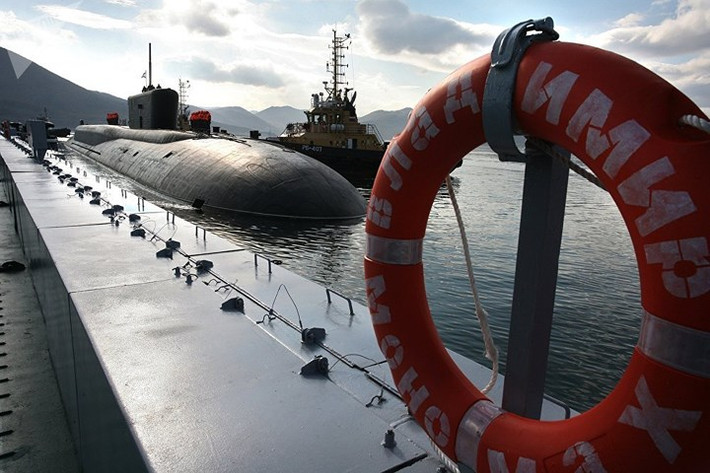 Tàu ngầm hạt nhân Nga 955 Borei "Vladimir Monomakh" đến căn cứ Vilyuchinsk ở Kamchatka.