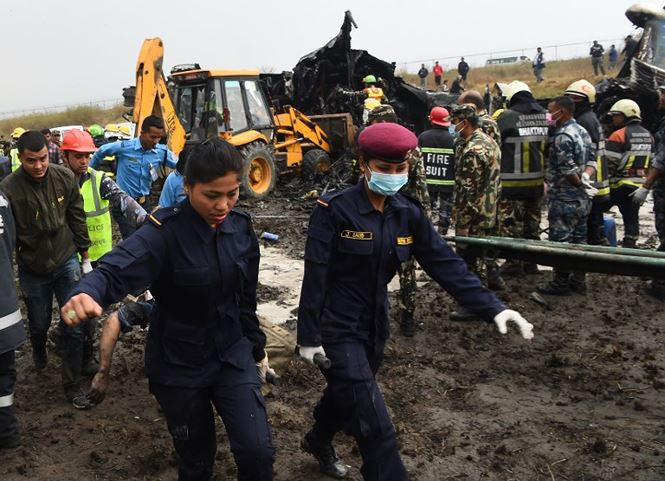 Ông Sanjiv Gautam, quan chức của Cơ quan Hàng không dân dụng Nepal cũng xác nhận chuyến bay được trạm không lưu cho phép hạ cánh tại đường băng phía Nam, nhưng lại hạ cánh xuống đường băng phía Bắc. Ảnh: AFP