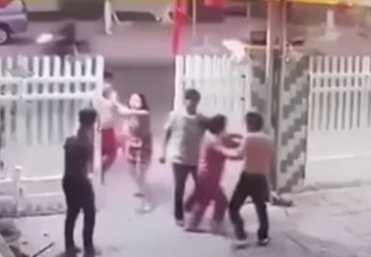 Hai cán bộ công an đánh người dân nhập viện: Ngày 6/2, Ông Nguyễn Duy Linh trước đó là thượng úy, thuộc Đội Cảnh sát hình sự công an TP Châu Đốc và ông Nguyễn Minh Luân là thiếu úy, thuộc Đội Cảnh sát quản lý hành chính Công an TP Châu Đốc đã xảy ra đánh nhau với ông Đỗ Văn Hải (41 tuổi, trú tại phường Vĩnh Mỹ, TP Châu Đốc) ở khu vực bến xe cũ (TP Châu Đốc).